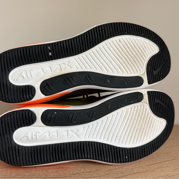 Nike Air Max Dia in Olive and Orange - Picture 6 of 10